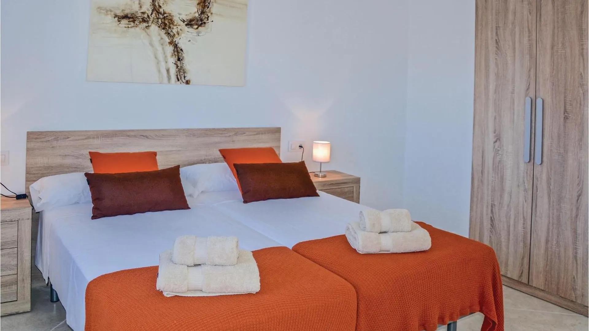 Awesome Home In Ariany With Kitchenette 0*,